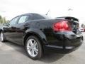 Black - Avenger SXT V6 Photo No. 2
