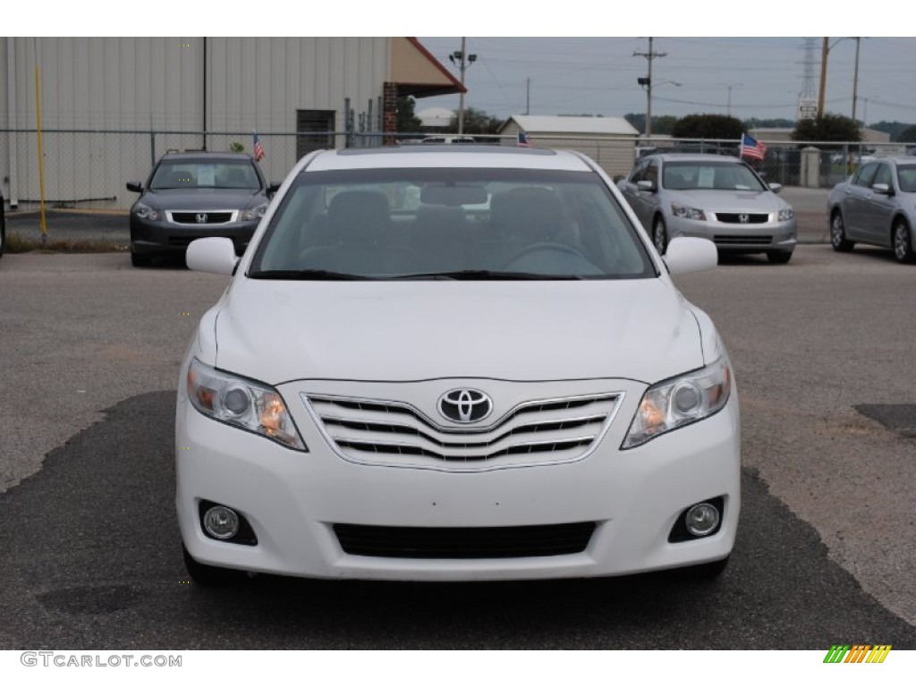 2010 Camry XLE - Super White / Ash Gray photo #8