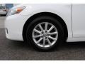 Super White - Camry XLE Photo No. 22