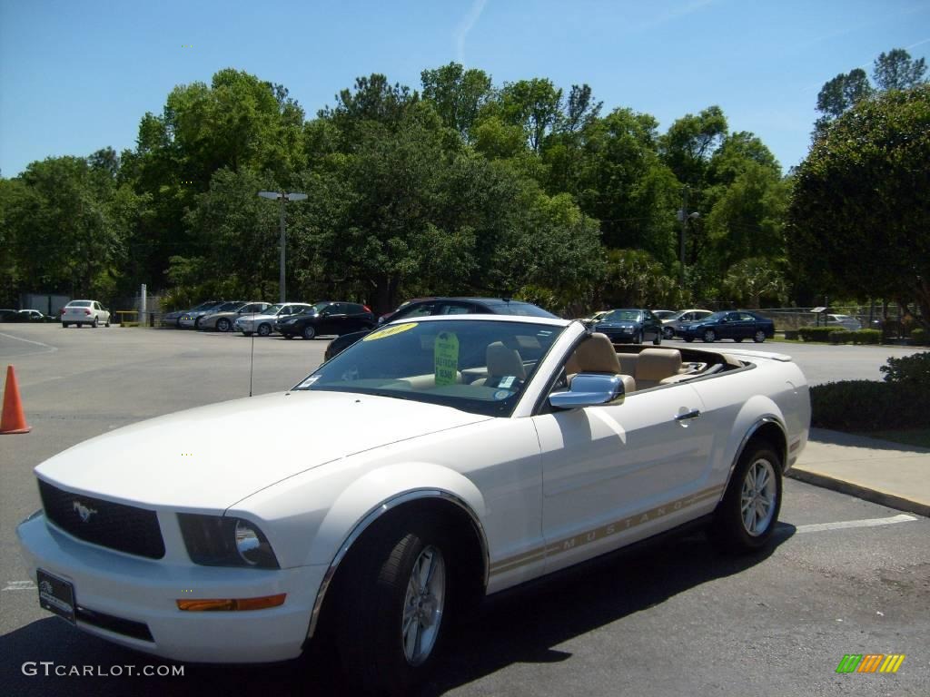 2007 Mustang V6 Deluxe Convertible - Performance White / Medium Parchment photo #11