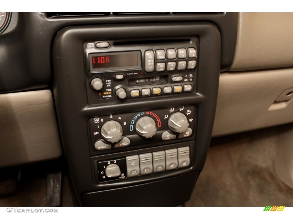 2002 Pontiac Montana MontanaVision Controls Photo #70960897
