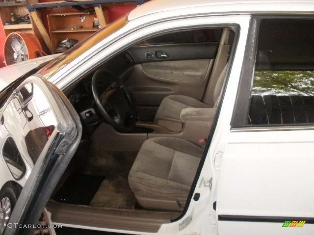 1996 Accord LX Sedan - Frost White / Beige photo #3