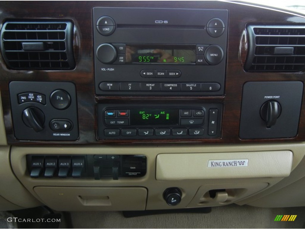 2007 Ford F350 Super Duty King Ranch Crew Cab 4x4 Dually Controls Photo #70967556