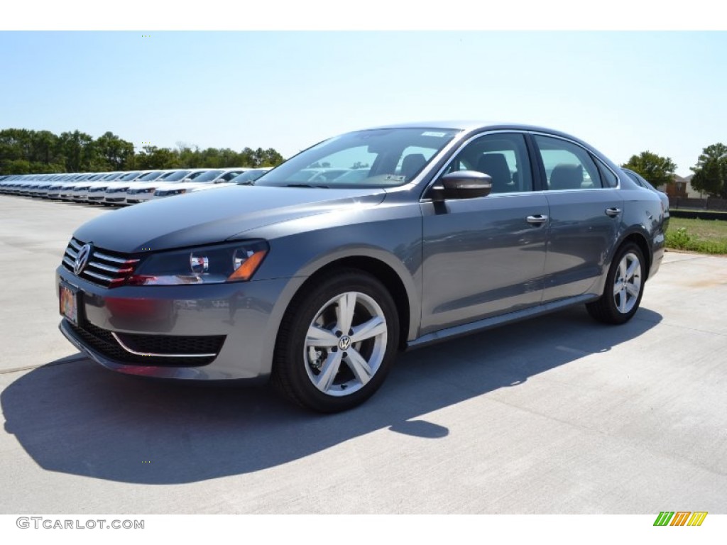 2013 Passat 2.5L SE - Platinum Gray Metallic / Titan Black photo #1