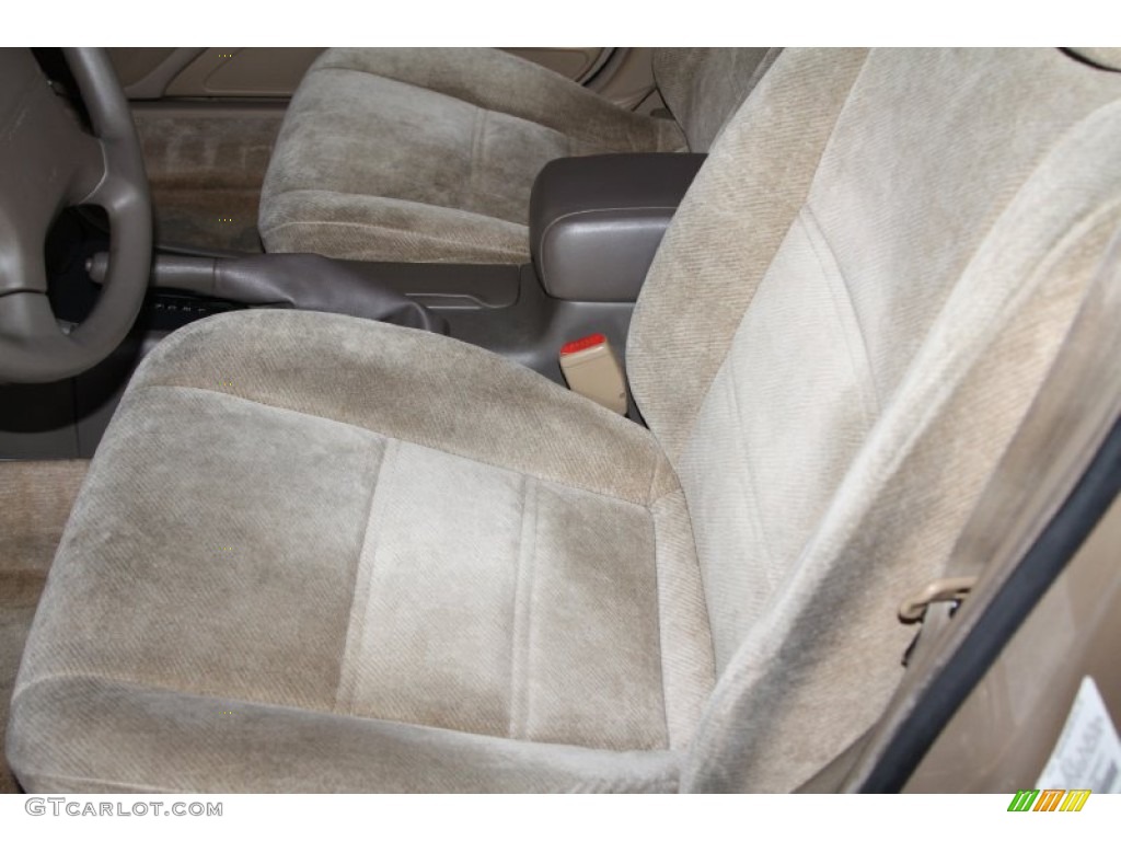 1997 Maxima GXE - Pebble Beige Metallic / Beige photo #9