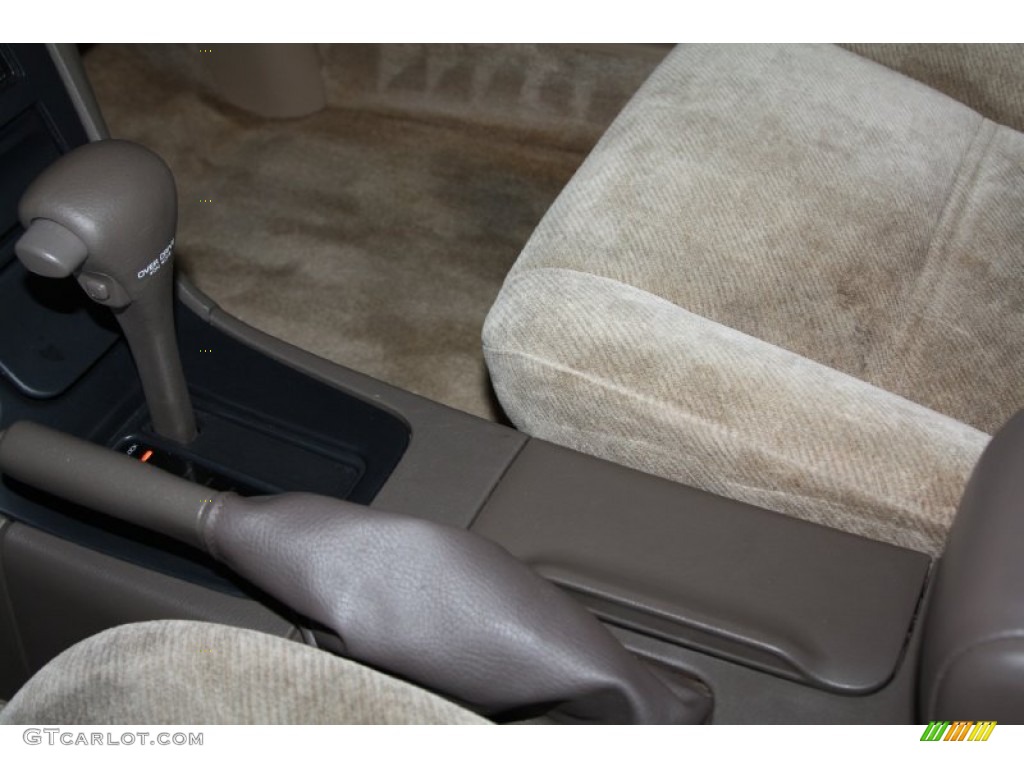 1997 Maxima GXE - Pebble Beige Metallic / Beige photo #11