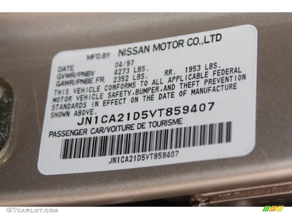 1997 Maxima GXE - Pebble Beige Metallic / Beige photo #32