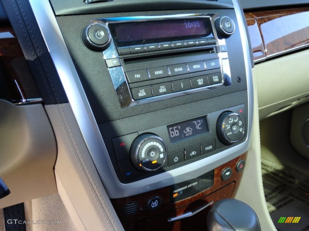 2008 Cadillac SRX V6 Controls Photo #70972069