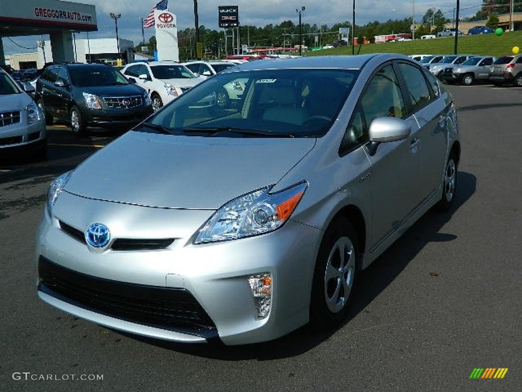 2012 Prius 3rd Gen Three Hybrid - Classic Silver Metallic / Misty Gray photo #7