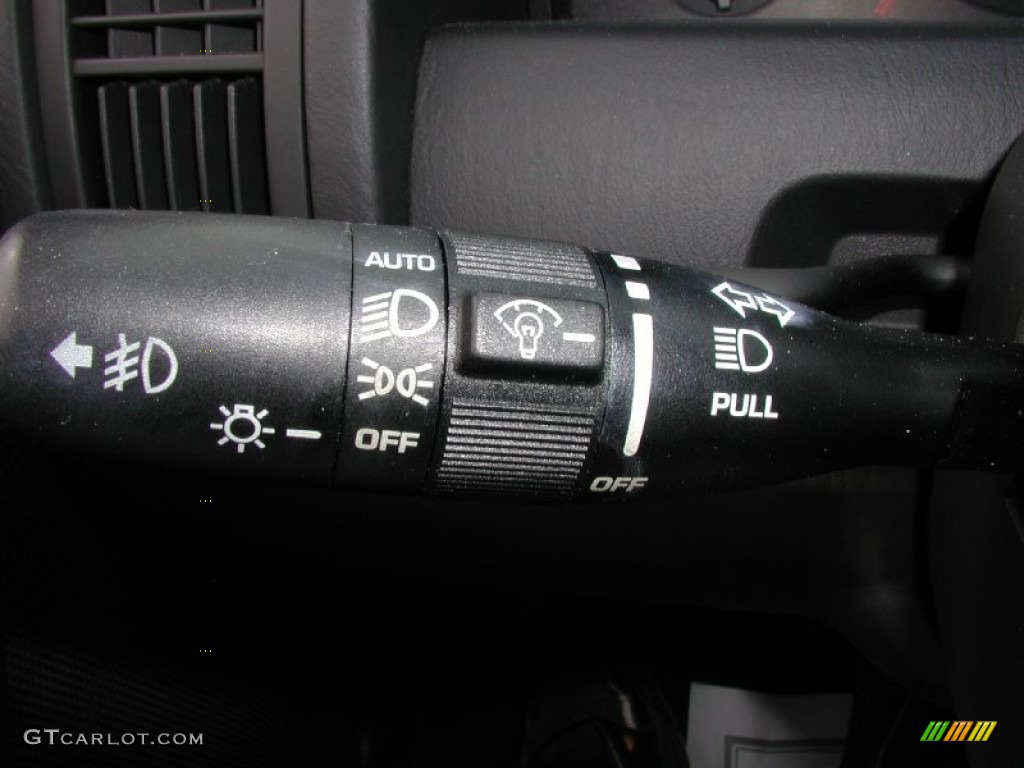 2004 Jeep Grand Cherokee Columbia Edition 4x4 Controls Photo #70974100