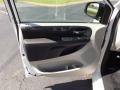 Stone White - Grand Caravan SE Photo No. 12