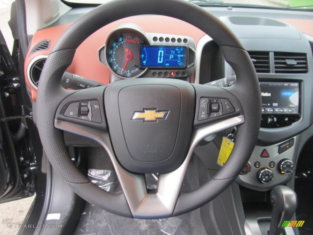 2013 Chevrolet Sonic LT Hatch Jet Black/Brick Steering Wheel Photo #70974529