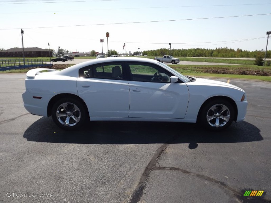 2013 Charger SE - Bright White / Black/Light Frost Beige photo #4