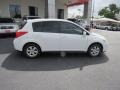Fresh Powder White - Versa 1.8 SL Hatchback Photo No. 8