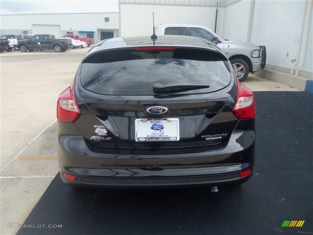 2013 Focus Titanium Hatchback - Tuxedo Black / Charcoal Black photo #4