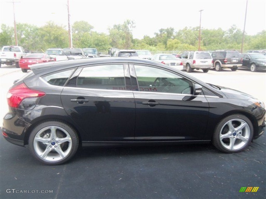 2013 Focus Titanium Hatchback - Tuxedo Black / Charcoal Black photo #6