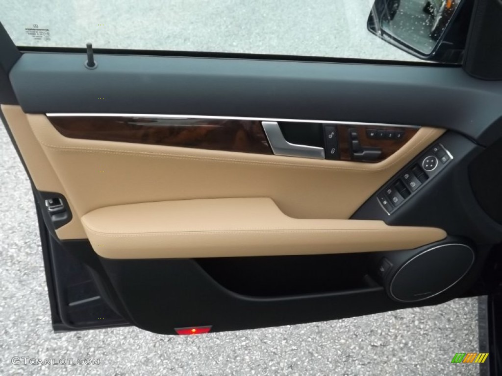 2013 Mercedes-Benz C 300 4Matic Sport Door Panel Photos