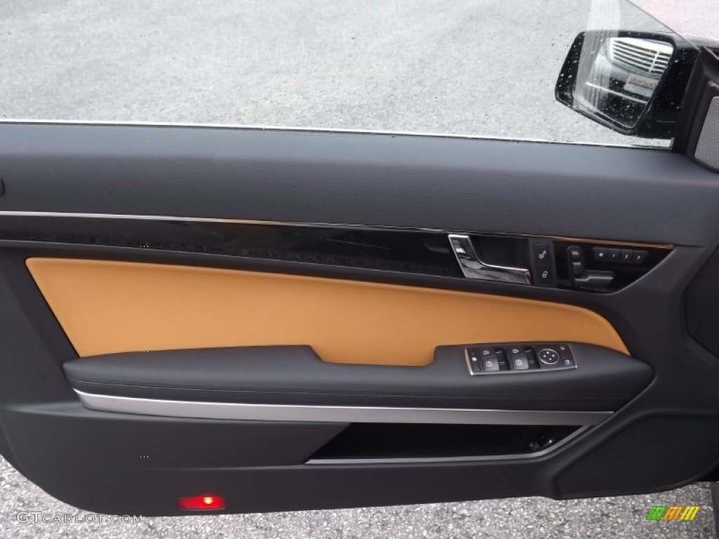 2013 Mercedes-Benz E 350 Cabriolet Natural Beige/Black Door Panel Photo #70979860
