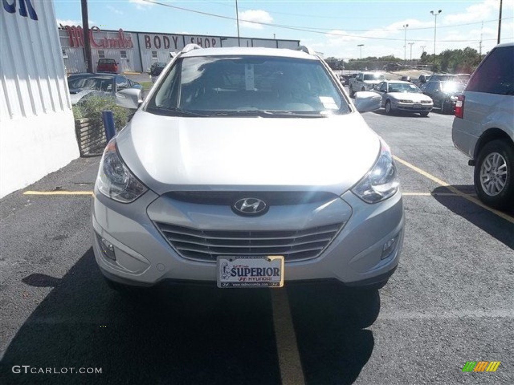 Diamond Silver Hyundai Tucson