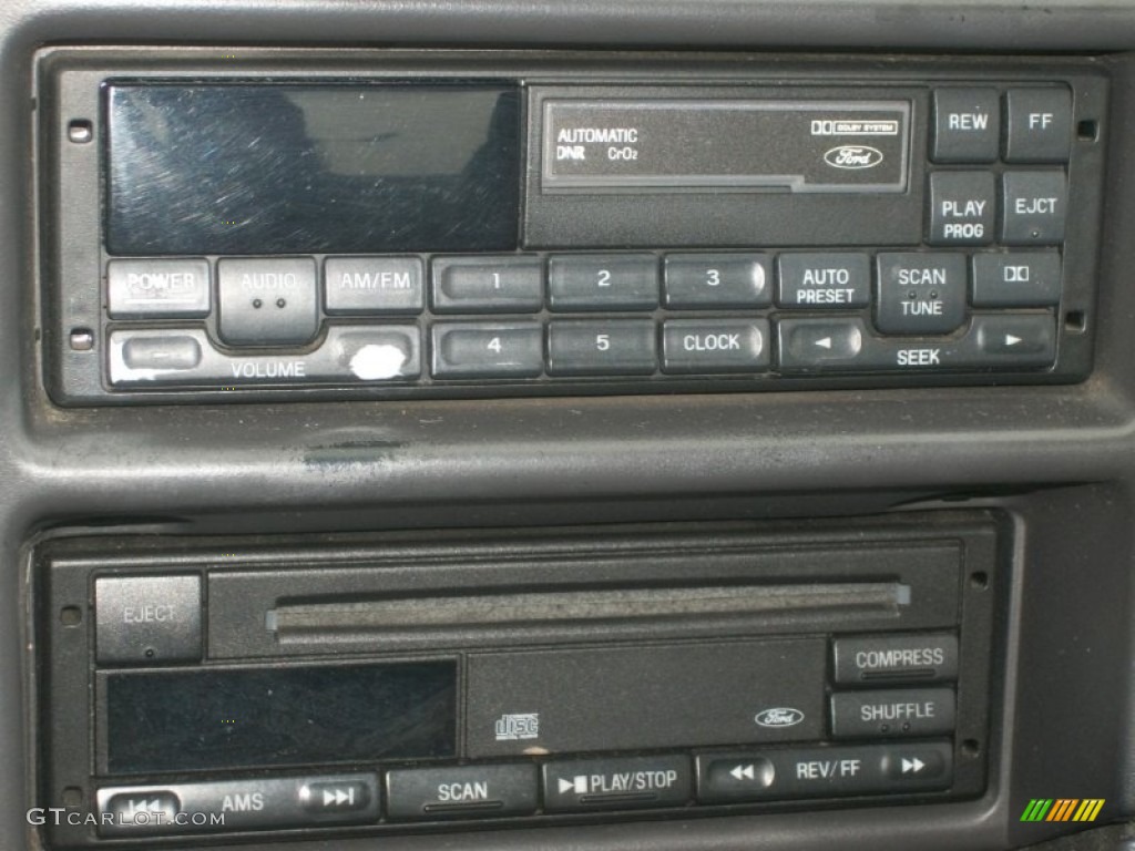 1999 Ford Mustang GT Coupe Audio System Photo #70982770