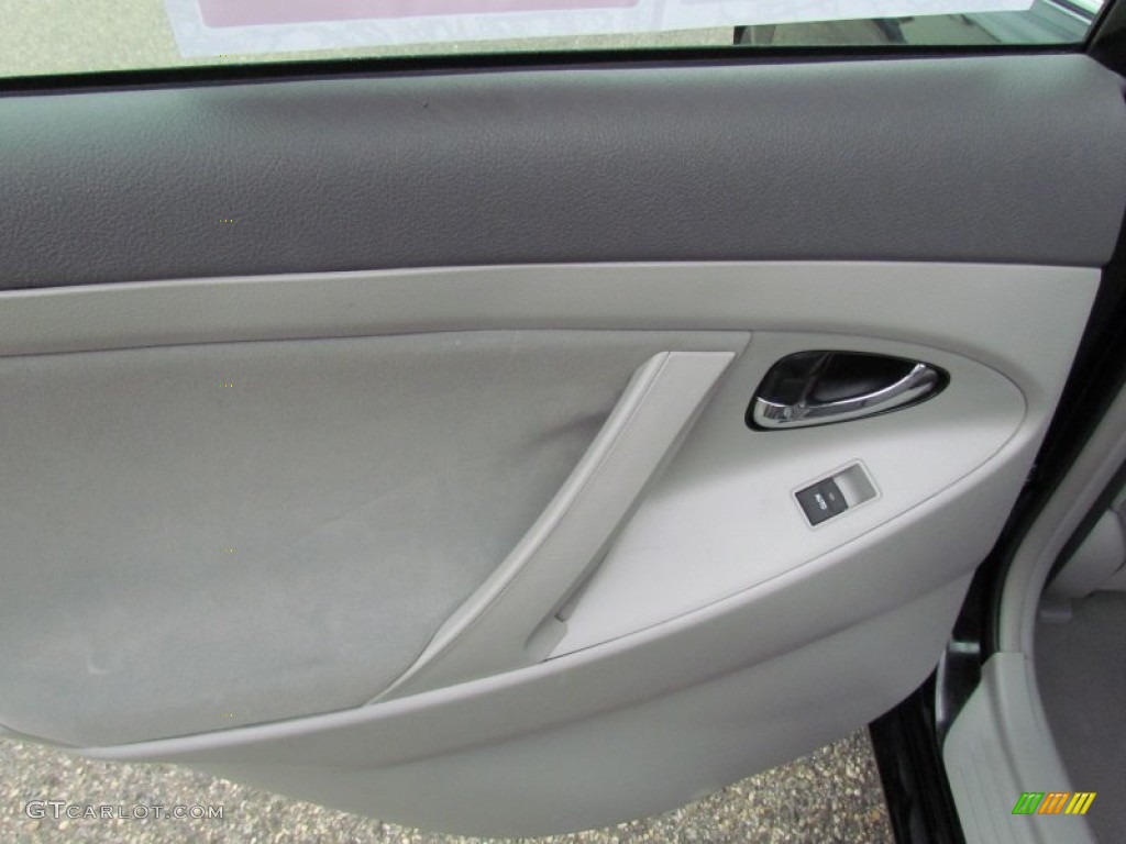 2010 Camry LE - Black / Ash Gray photo #17