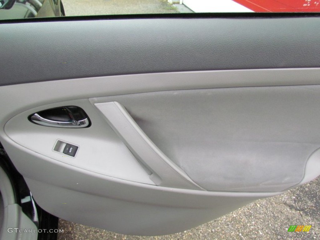 2010 Camry LE - Black / Ash Gray photo #22