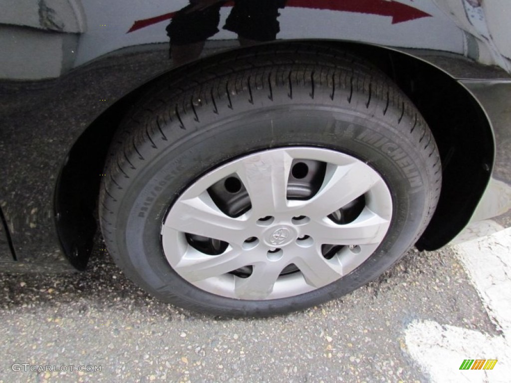 2010 Camry LE - Black / Ash Gray photo #27