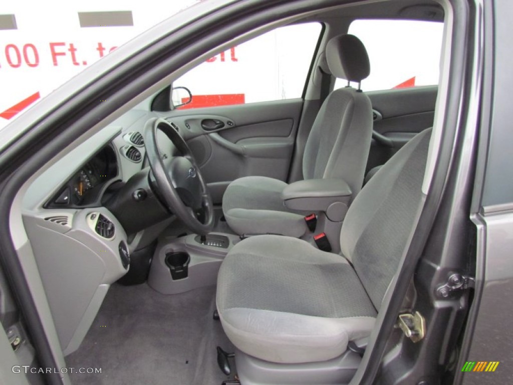 2003 Focus SE Sedan - Liquid Grey Metallic / Medium Graphite photo #10