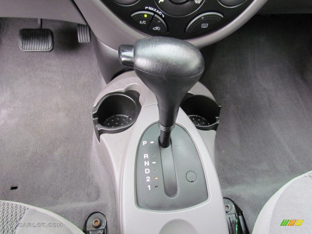 2003 Focus SE Sedan - Liquid Grey Metallic / Medium Graphite photo #13