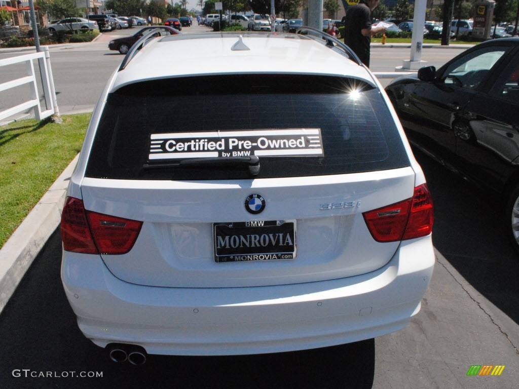 2009 3 Series 328i Sport Wagon - Alpine White / Black photo #8