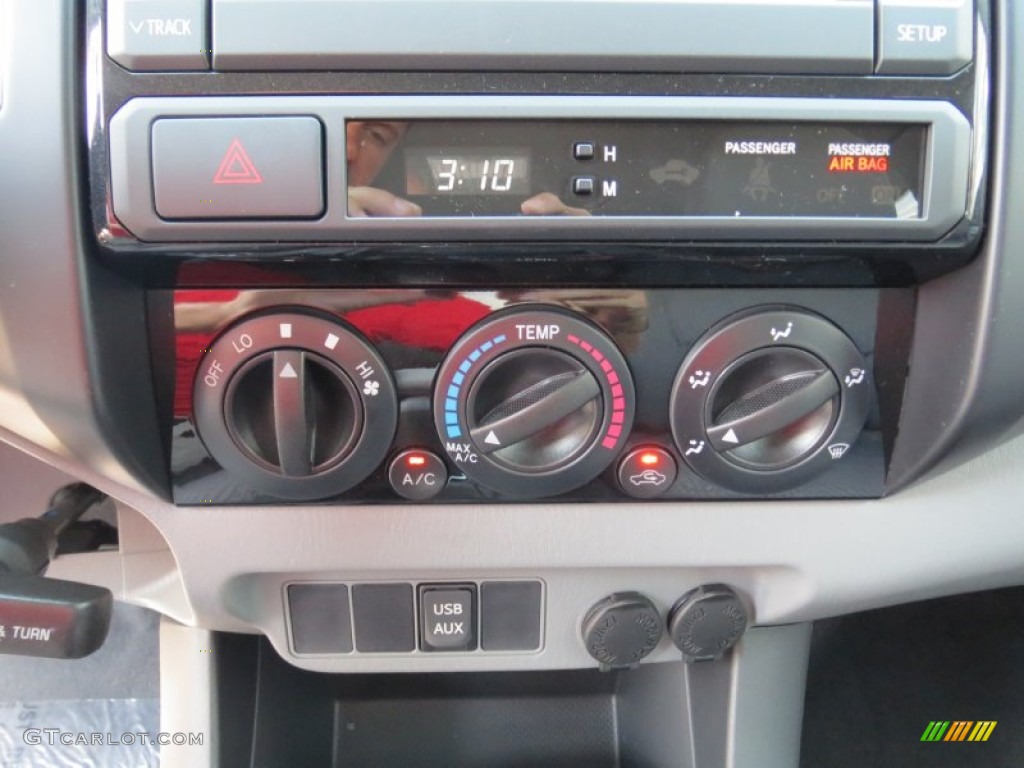 2013 Toyota Tacoma Access Cab Controls Photo #70990644