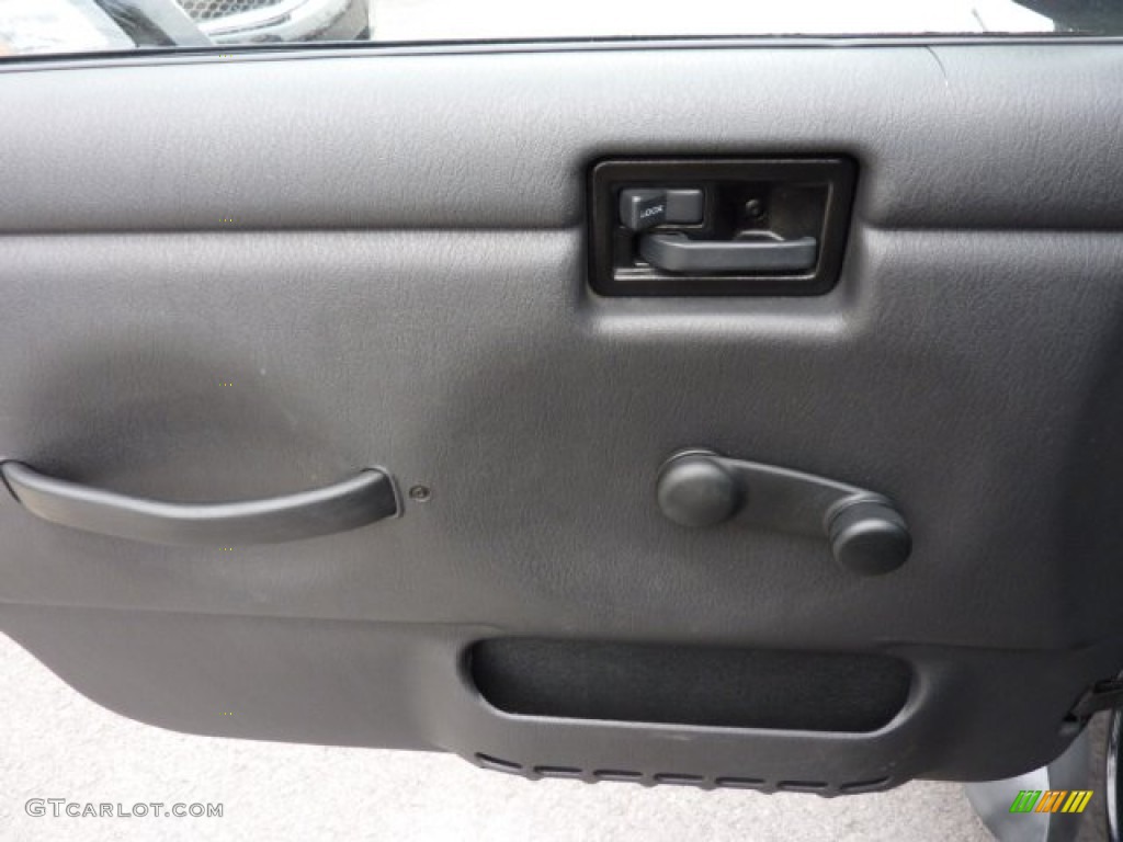 2005 Wrangler X 4x4 - Black / Dark Slate Gray photo #17