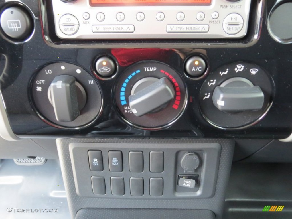 2012 Toyota FJ Cruiser Standard FJ Cruiser Model Controls Photo #70992484
