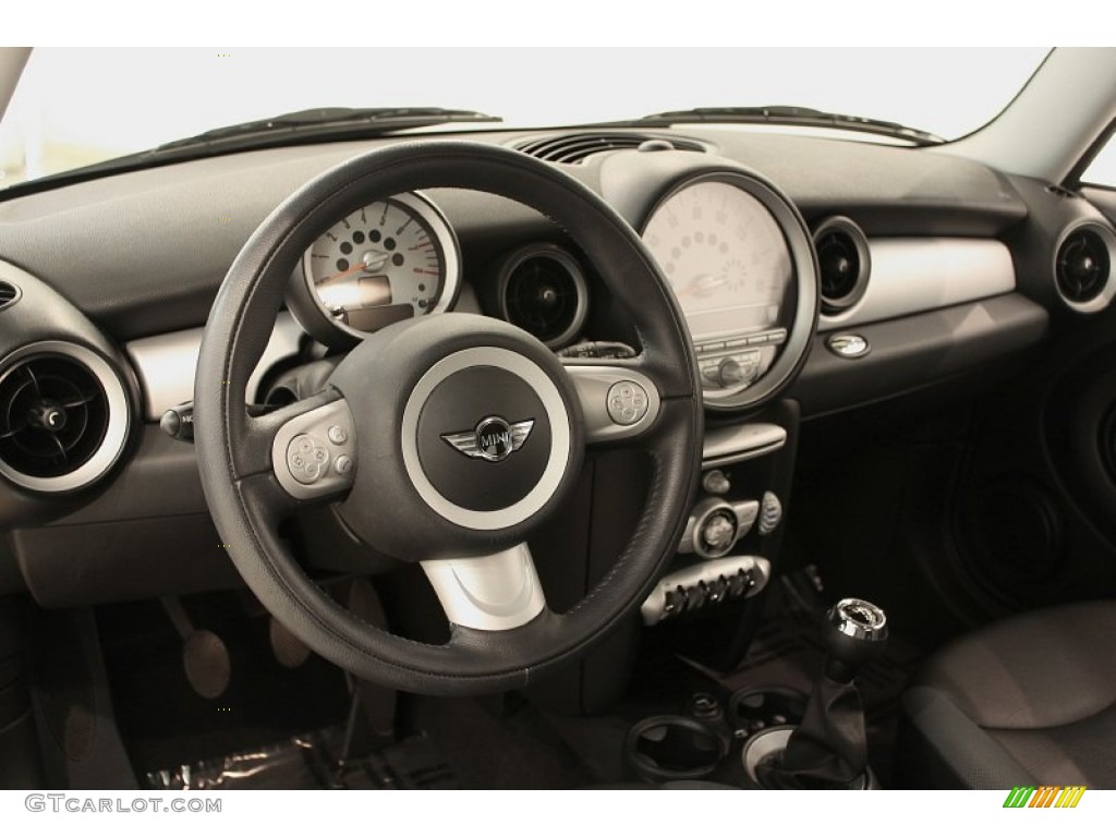 2009 Mini Cooper Hardtop Black/Grey Dashboard Photo #70993429