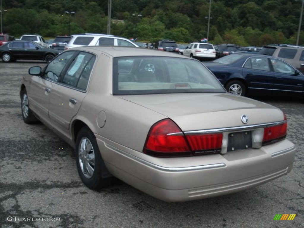 1998 Grand Marquis GS - Harvest Gold Metallic / Light Parchment photo #4