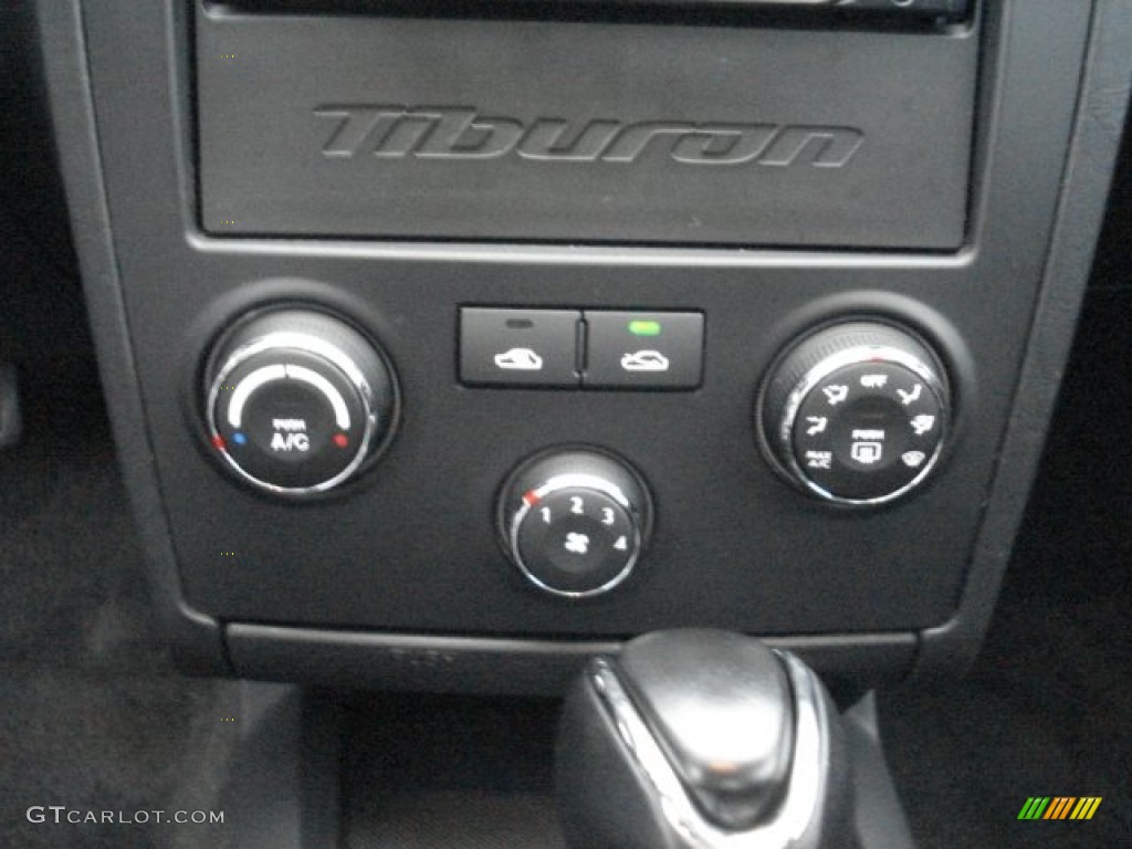 2007 Hyundai Tiburon GS Controls Photos