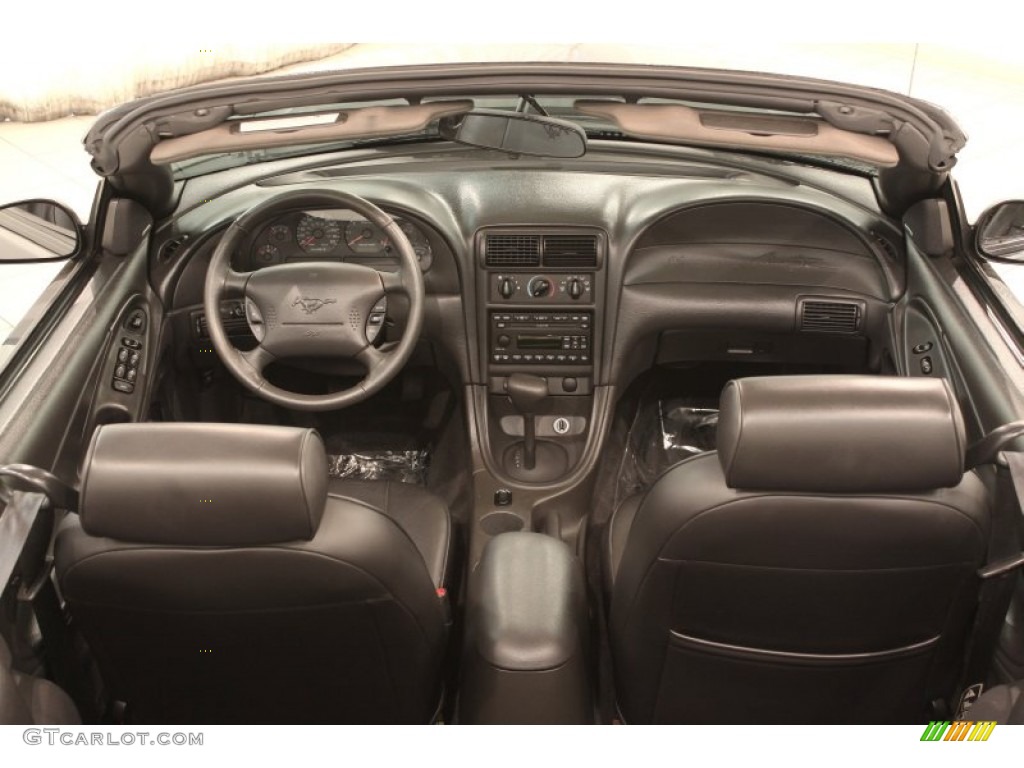 2003 Ford Mustang V6 Convertible Dark Charcoal Dashboard Photo #70997304