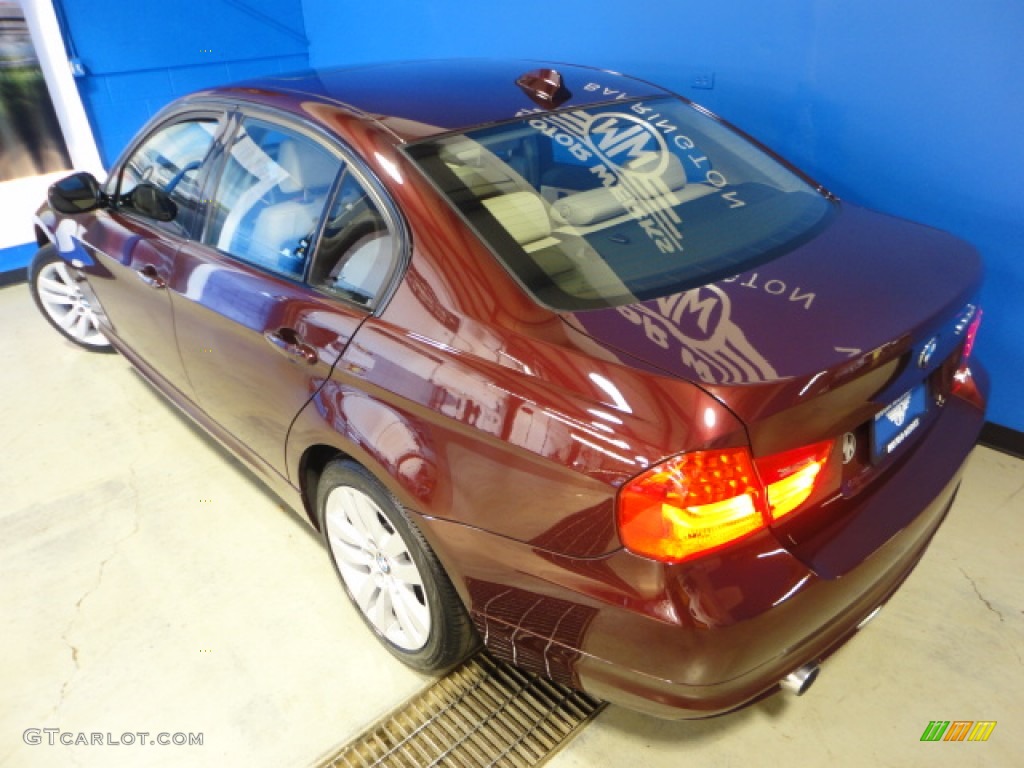 2009 3 Series 335xi Sedan - Barbara Red Metallic / Oyster Dakota Leather photo #37