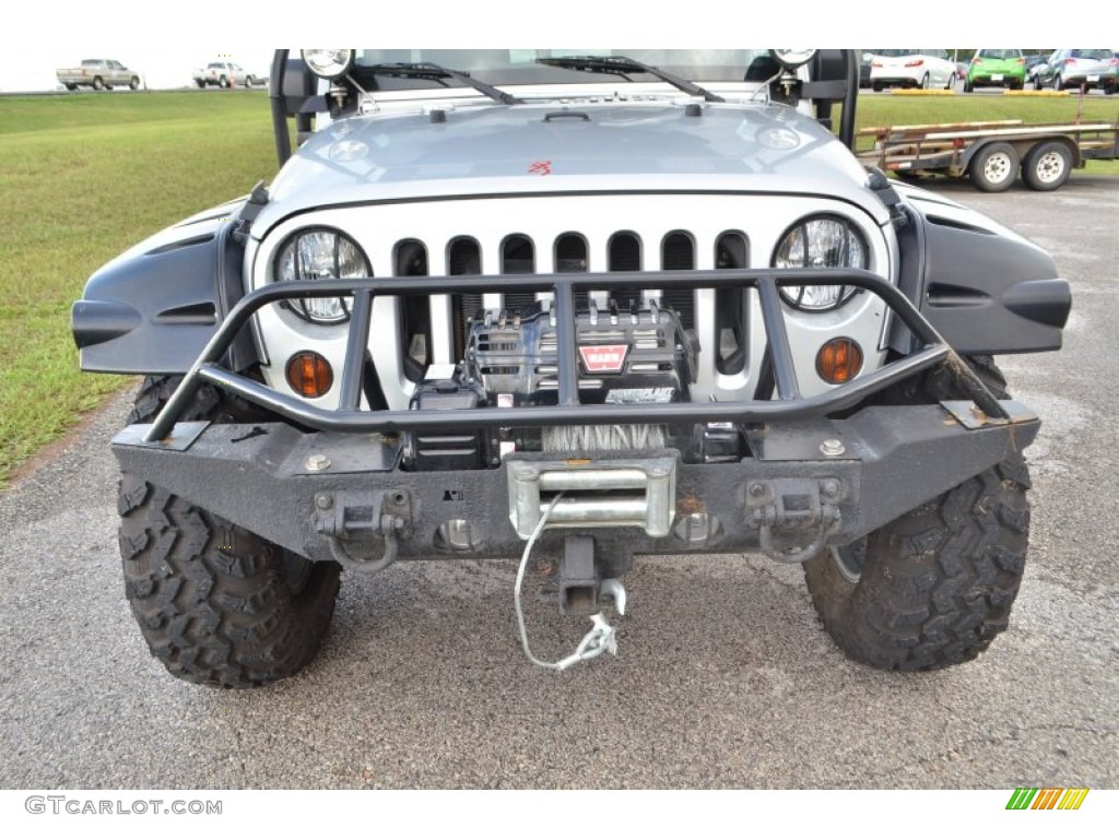 2011 Wrangler Unlimited Rubicon 4x4 - Bright Silver Metallic / Black/Dark Saddle photo #31