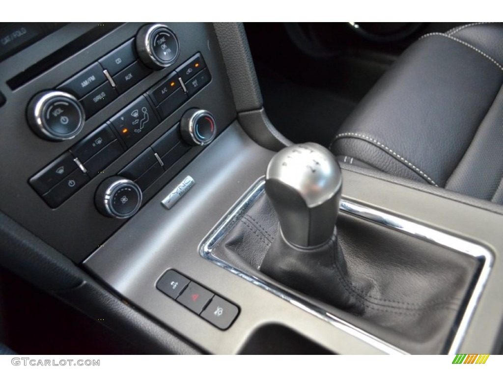 2012 Ford Mustang GT Premium Coupe 6 Speed Manual Transmission Photo #71001076