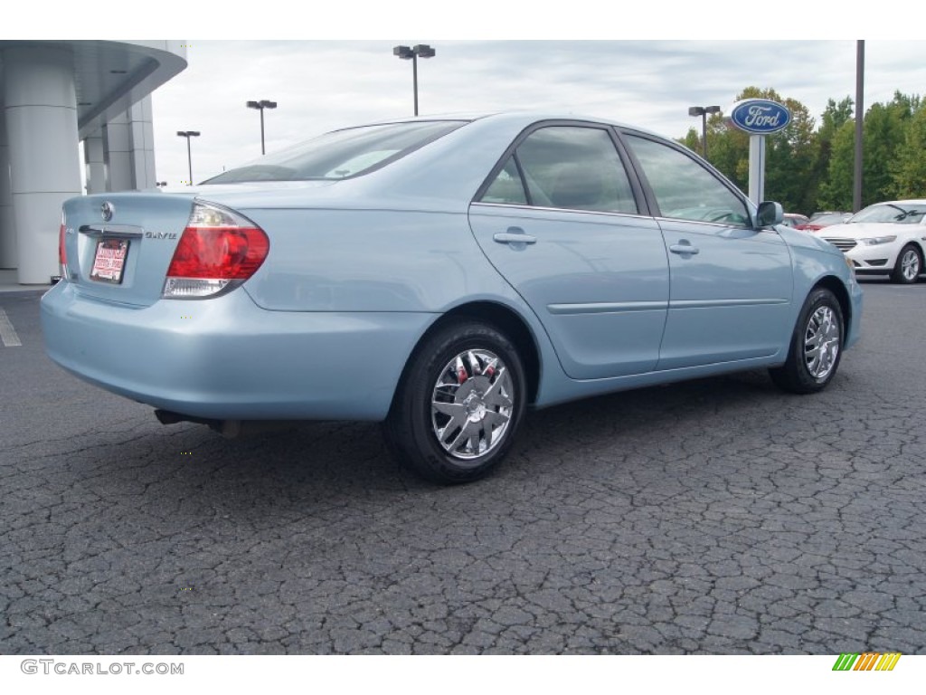 2006 Camry LE - Sky Blue Pearl / Dark Charcoal photo #3