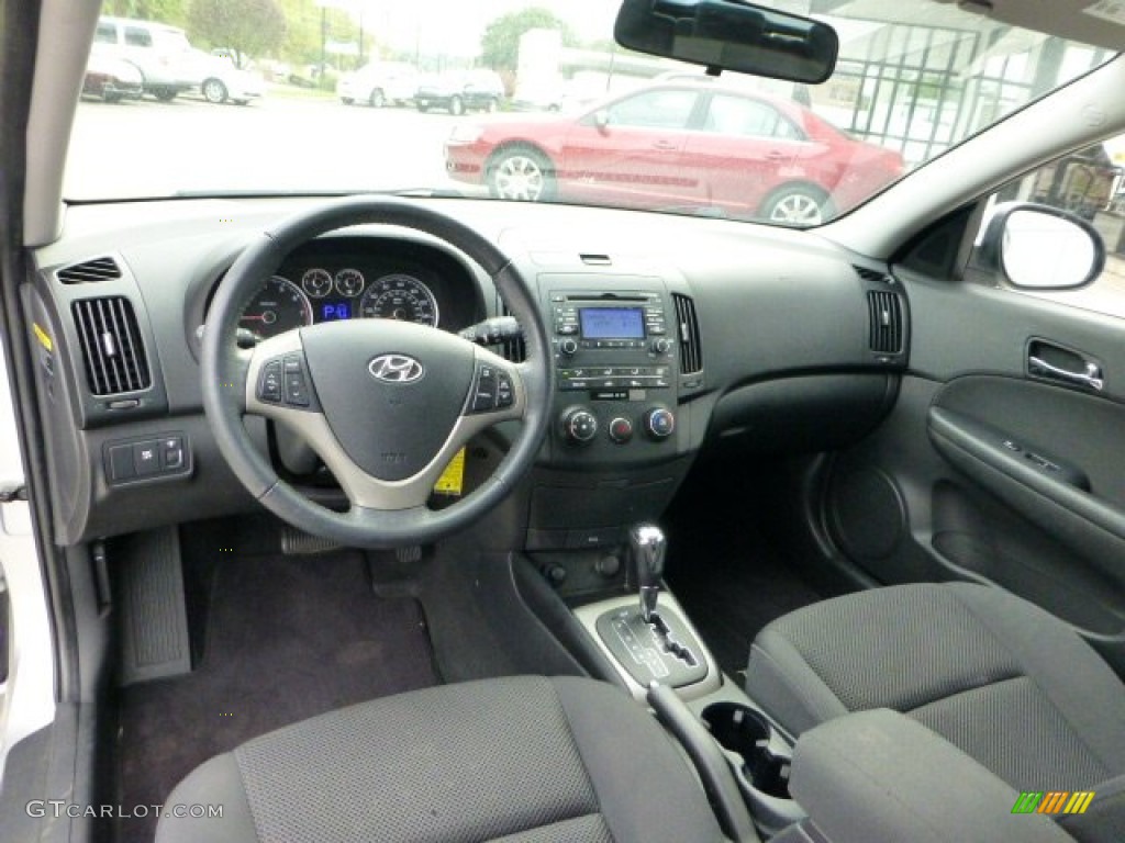 2009 Elantra Touring - Quicksilver / Black photo #17