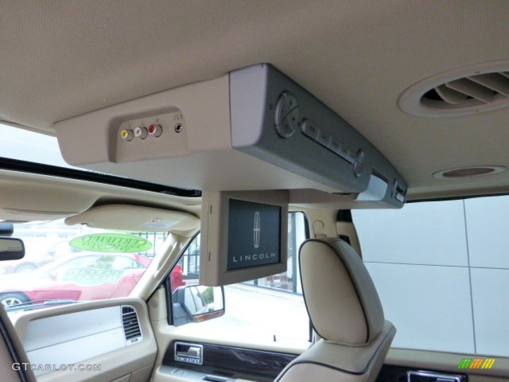 2010 Lincoln Navigator Limited Edition 4x4 Controls Photo #71002663
