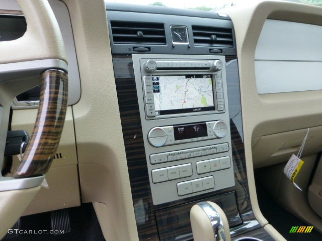 2010 Lincoln Navigator Limited Edition 4x4 Controls Photo #71002714