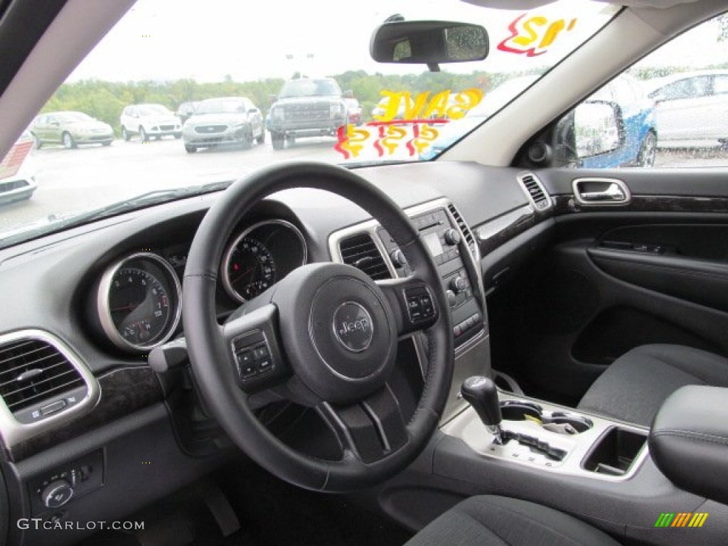 Black Interior 2012 Jeep Grand Cherokee Laredo 4x4 Photo #71004046