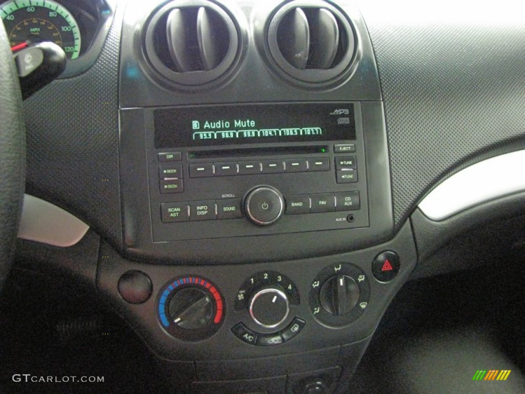 2011 Chevrolet Aveo LT Sedan Controls Photo #71005156