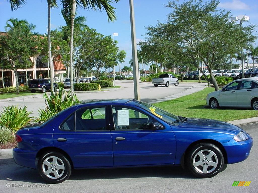 2005 Cavalier LS Sedan - Arrival Blue Metallic / Graphite Gray photo #2