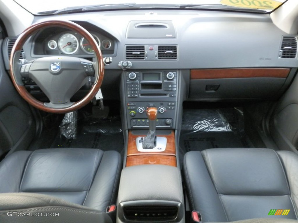 2009 Volvo XC90 V8 AWD Off Black Dashboard Photo #71006225