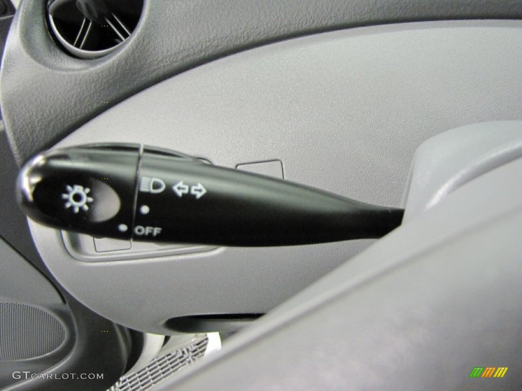2002 ECHO Sedan - Polar White / Shadow Gray photo #16