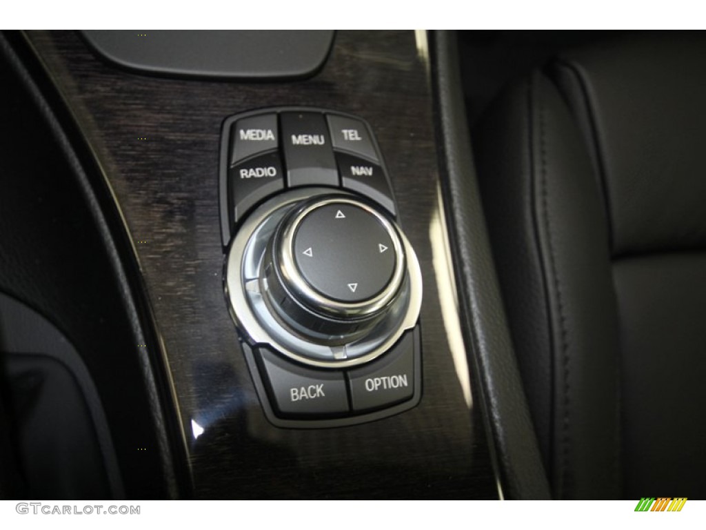 2013 BMW 3 Series 335i Coupe Controls Photo #71007605